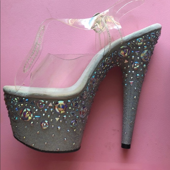 Bejeweled Pleasers - Picture 1 of 4